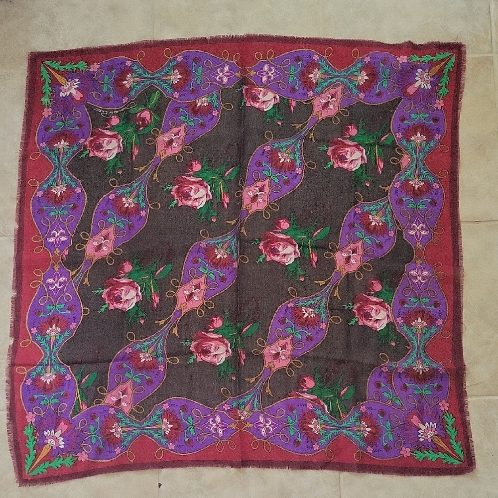 VTG MADE IN JAPAN Oscar De La Renta For Accessory Street 100% Wool Floral Scarf